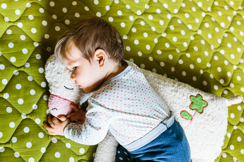 Efie XL Schäfchen mit Blümchen, Spieltier und Kuschelkissen, kontrolliert biologischer Anbau (organic), Made in Germany