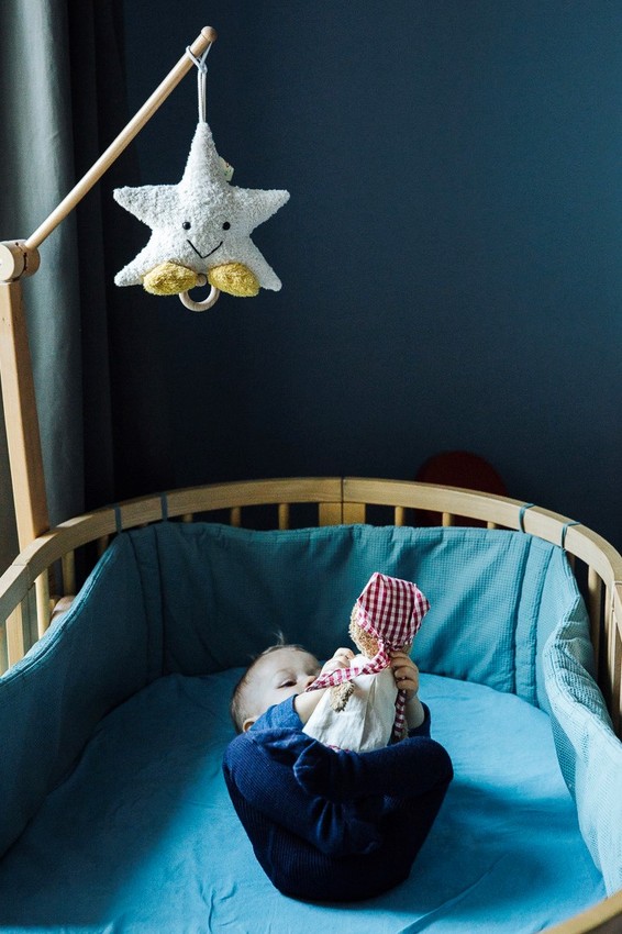 Efie Spieluhr Stern mit Füßen, kontrolliert biologischer Anbau (organic), Made in Germany