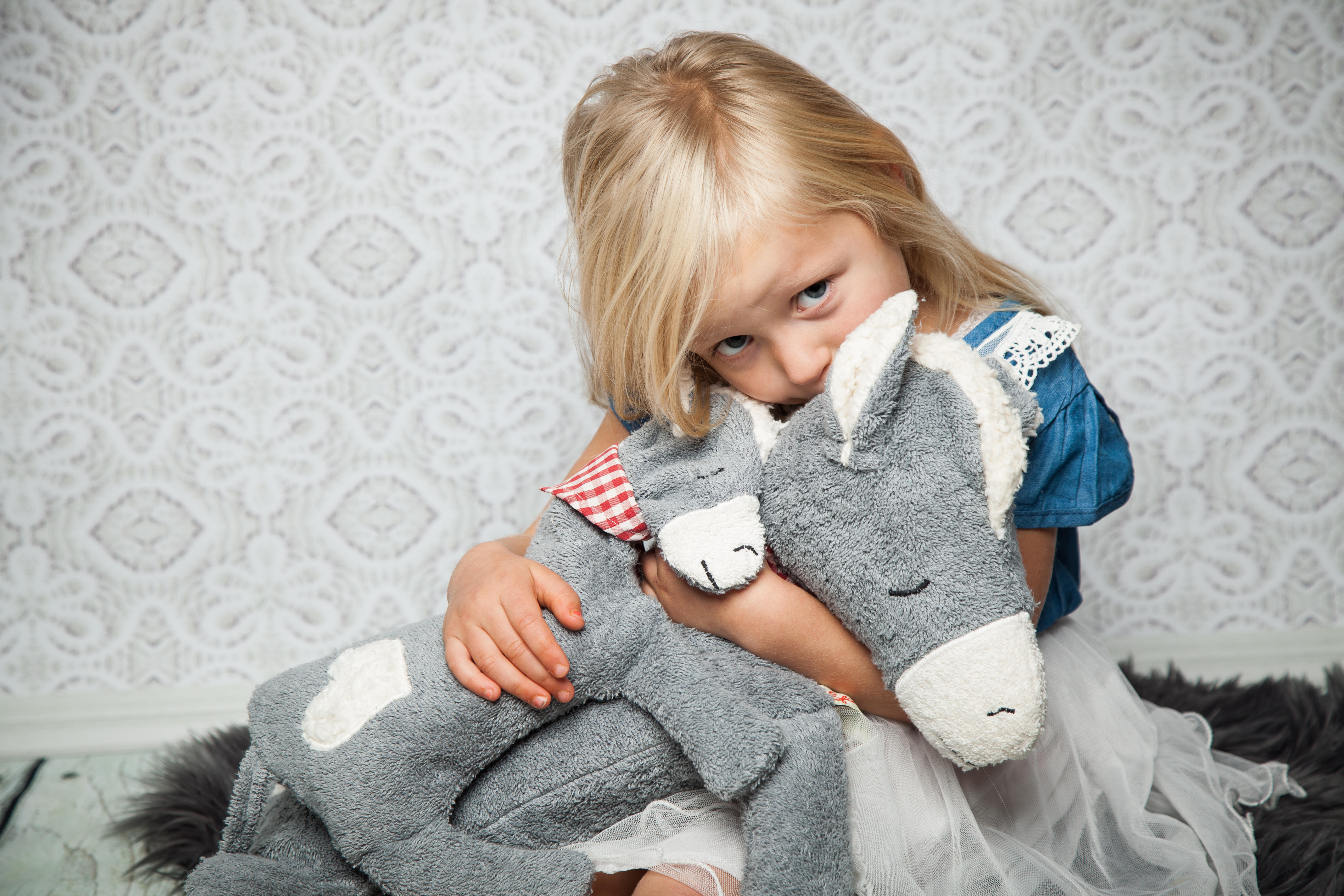 Efie XL Esel mit Herz, Spieltier und Kuschelkissen, kontrolliert biologischer Anbau (organic), Made in Germany