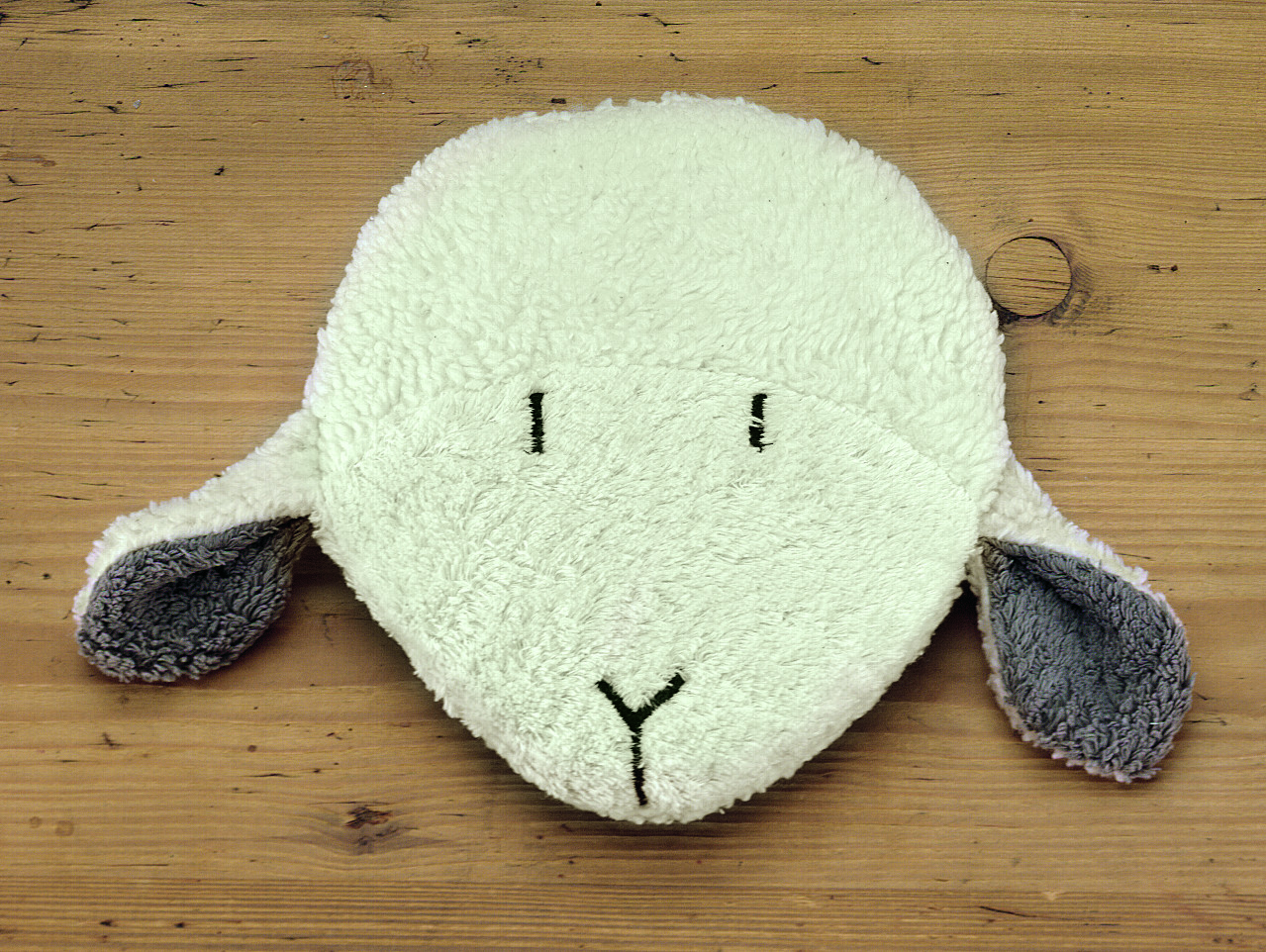 Efie Kirschkern-Wärmekissen Schäfchen grau, kontrolliert biologischer Anbau (organic), Made in Germany