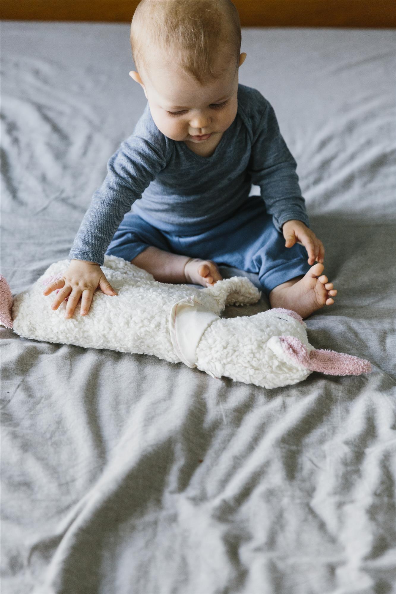Efie Spiel & Kuschelkissen, Einhorn  kontrolliert biologischer Anbau (organic), Made in Germany